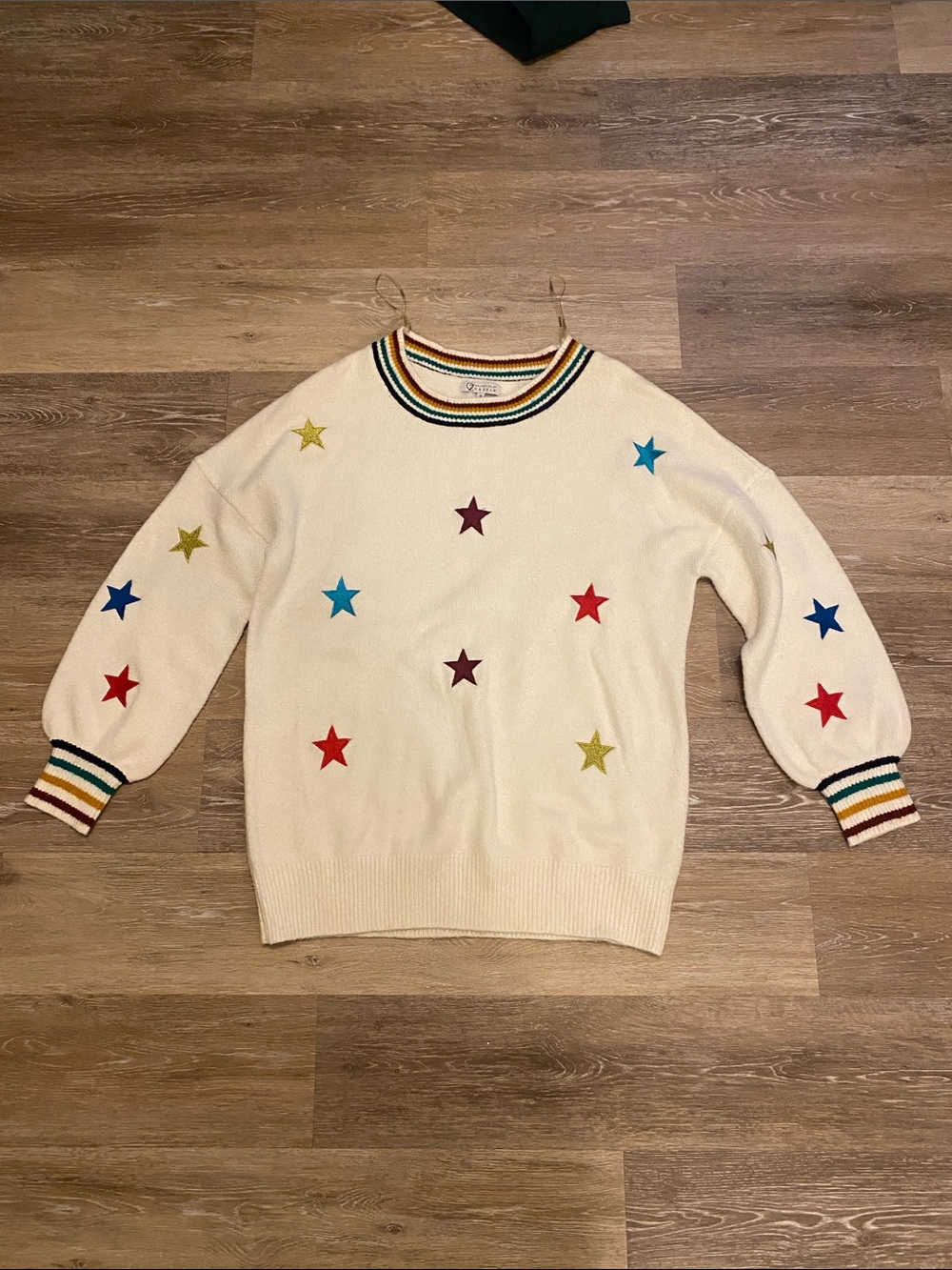 Cream Star Appliqué Crewneck Sweater with Multicolor Trim